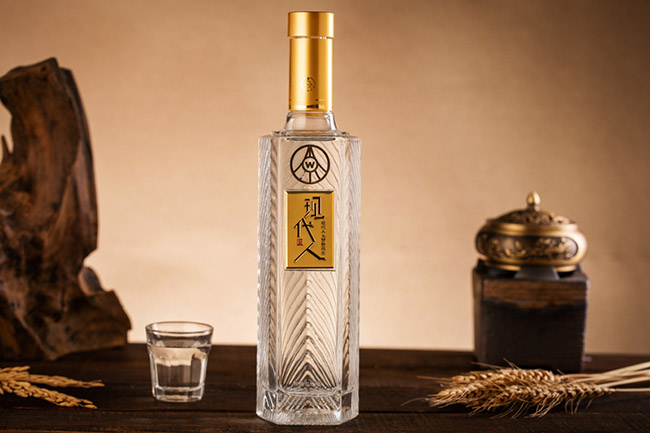 ���e��ZҺ�ɷ����޹�˾��Ʒ�F���˾ƽ�ɫ����42��52��500ml�����Ͱ׾�